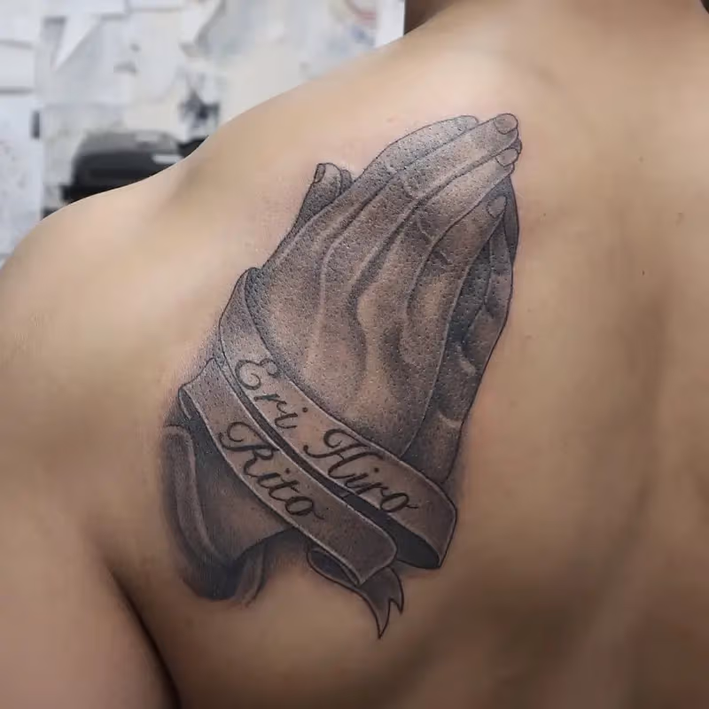 チカーノタトゥー・プレイングハンズ